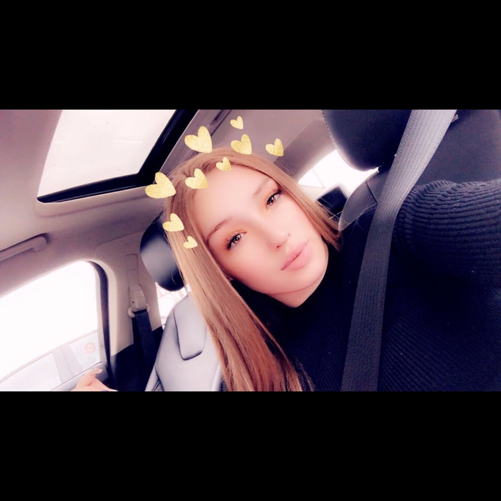 Meet your Posher, Hayley